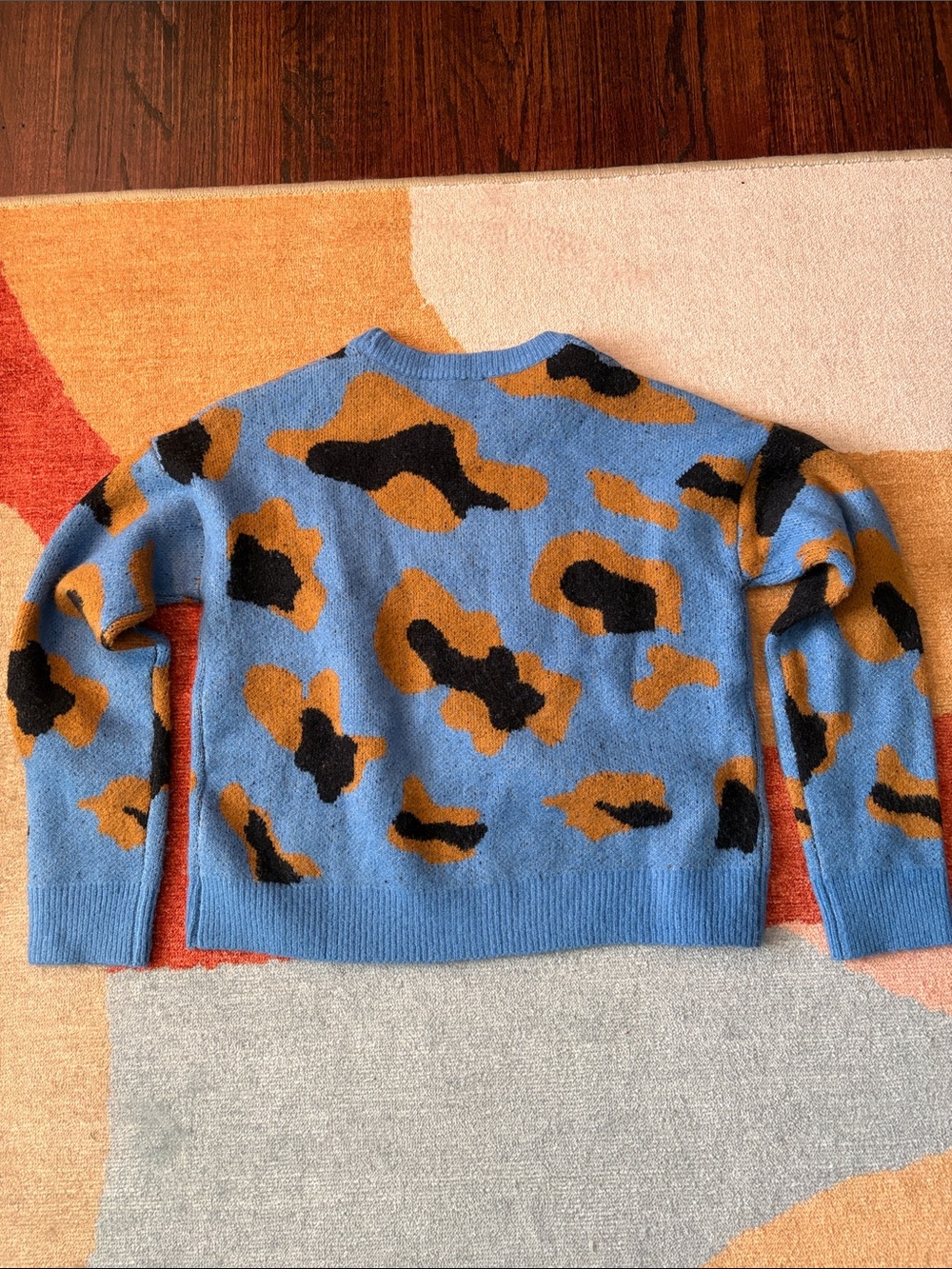 THML Sweater - Picture 5 of 5
